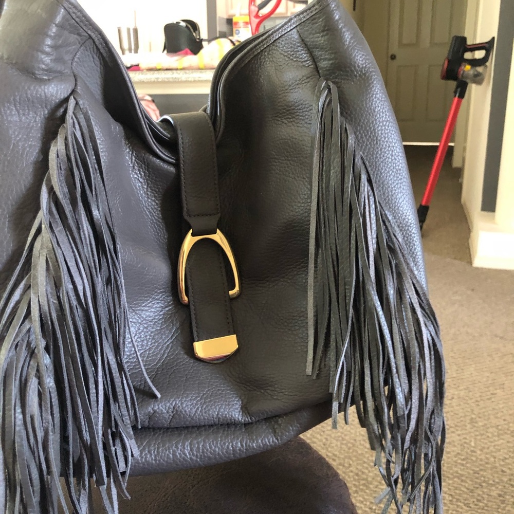 Gili purse. Like new. Size medium/large.